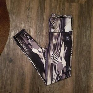 NEW! Tread Space Highwaisted Leggings